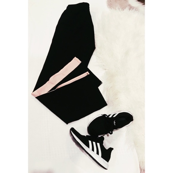 TRUE RELIGION SWEATPANTS STREETWEAR FLARE PANTS ATHLEISURE WEAR PINK & BLACK - Picture 2 of 8